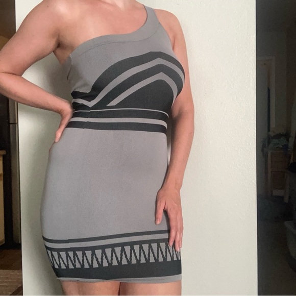 Vintage Y2K Bebe One Shoulder Stretchy Bodycon Dress Size M/L Gray Black - Picture 2 of 6